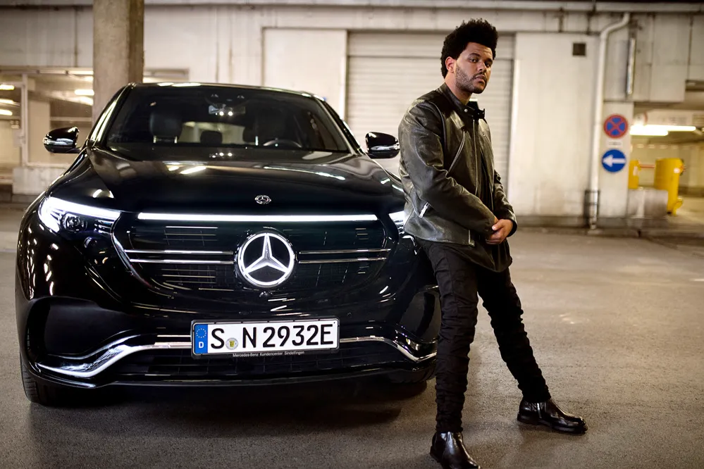 Mercedes-Benz y The Weeknd un caso emblemático de co-branding